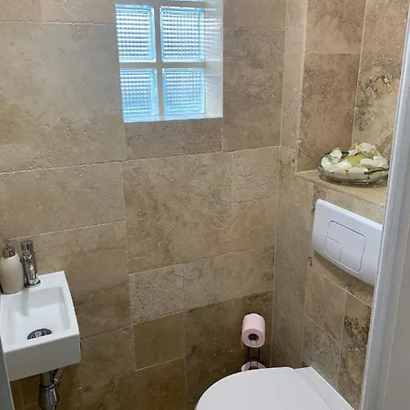 Appartement Superbe 2 Pieces A 50 M De La Promenade Des Nice